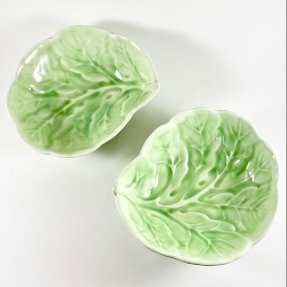Pair of vintage 1977 lettuce bowls